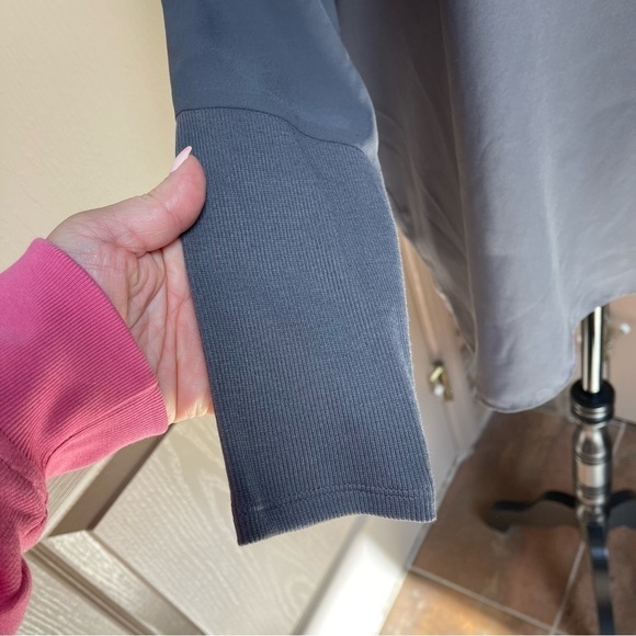 Juicy COUTURE Gray NWT V-Neck Top with Cut outs and Rhinestones Sz L - Picture 6 of 16